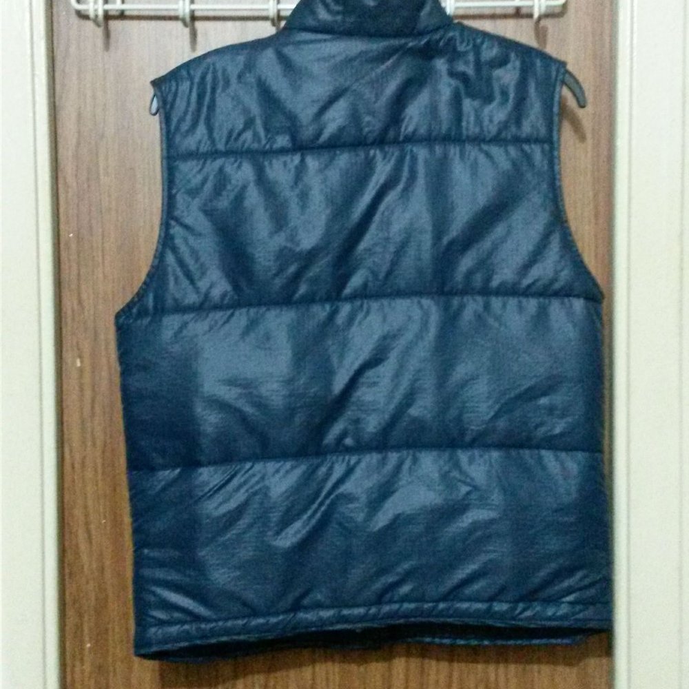 Puffed Vest With Snaps - Picture 11 of 16
